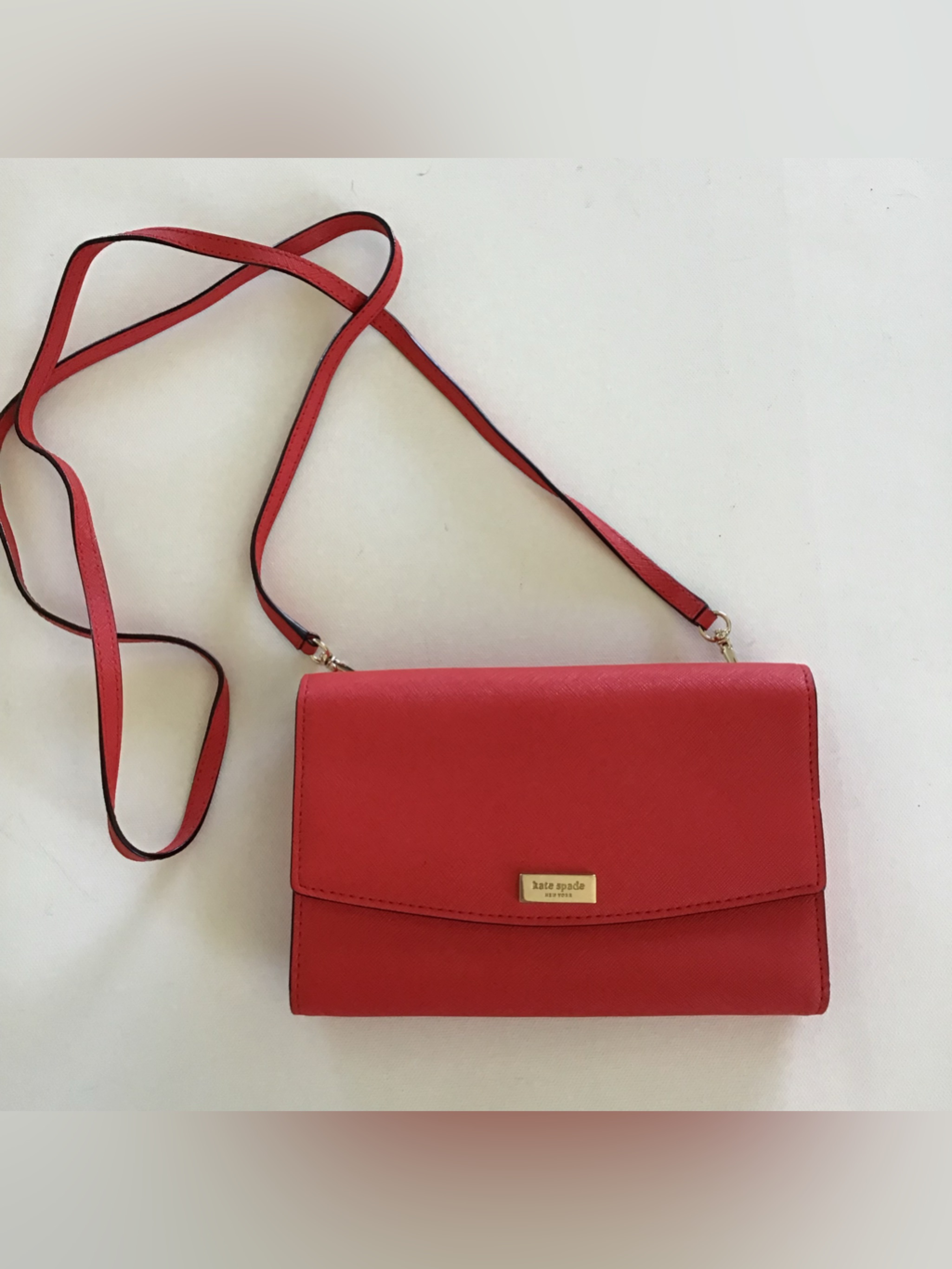 Kate Spade New York Cedar Street Crossbody Wallet Clutch Red Saffiano Leather